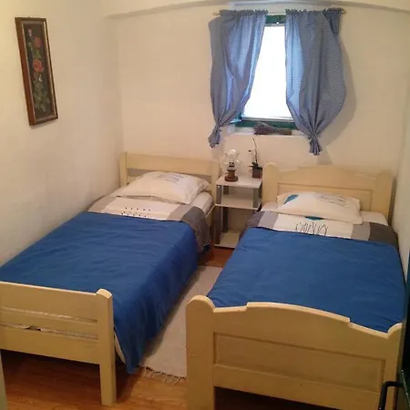 Coleum Apartment
